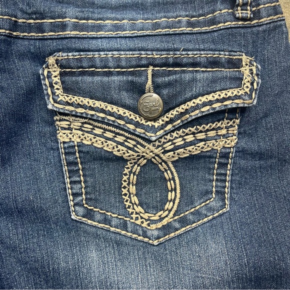 Earl Jean Jean Shorts - Picture 4 of 9